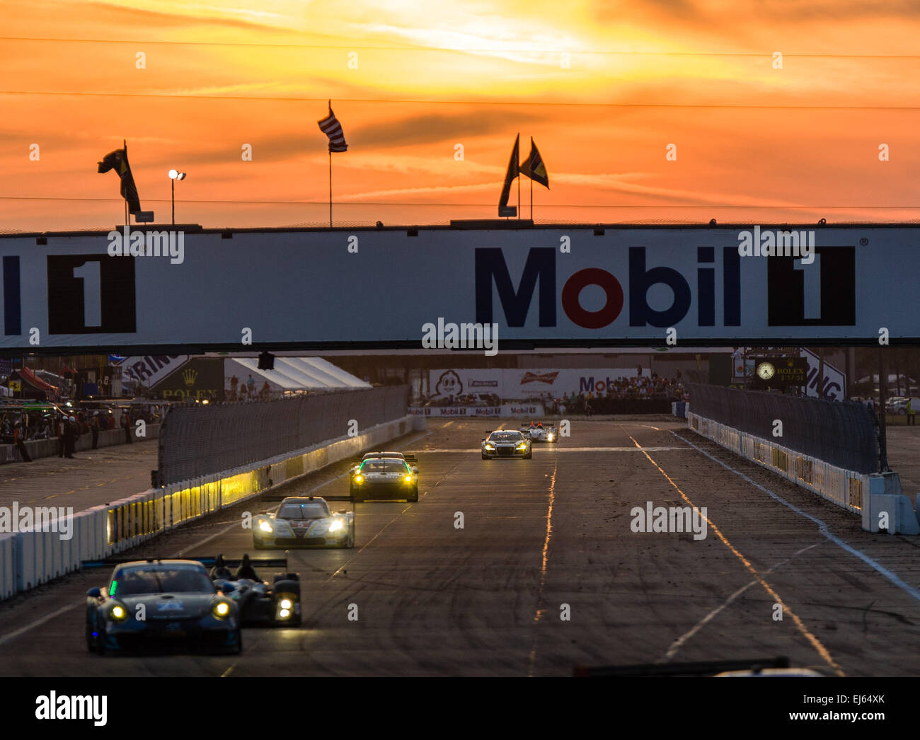 21.03.2015 - Sebring, FL, USA - Ziellinie schnurstracks auf dem Sebring International Raceway in Sebring FL. DelMecum/Cal Sport Media Stockfoto