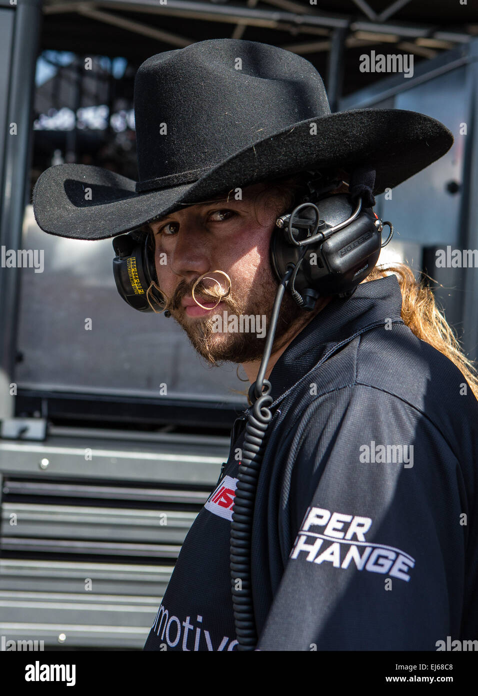 21.03.2015 - Sebring, FL, USA - Pit-Crew-Mitglied mit einem Lenker Schnurrbart von Riley Motorsports mit Fahrer Ben Keating-Port Lavaca, TX/Jeroen Bleekemolen-Monte Carlo, Monaco/Sebastiaan Bleekemolen-Monte Carlo, Monaco in einem Dodge Viper SRT-Auto mit einem Viper V10 Motor und Continental Reifen gesponsert von TI Automotive auf dem Sebring International Raceway in Sebring FL. DelMecum/Cal Sport Medien Stockfoto