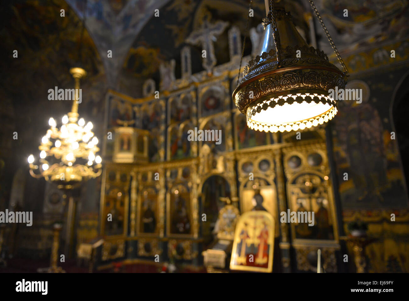 Wunderbare Innendecke einer orthodoxen Kirche Stockfoto