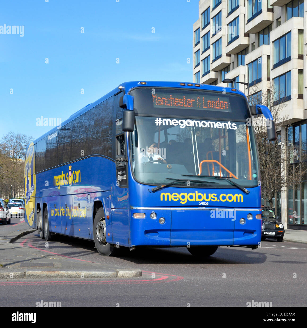 Megabus (Marke durch Stagecoach Group) auf London nach Manchester Route (Number Plate entfernt) Megabus.com Stockfoto