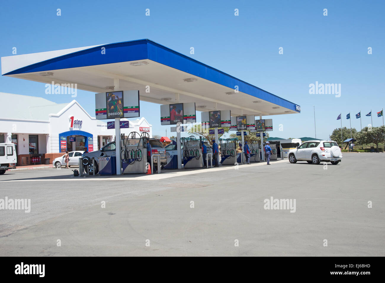 Tankstelle auf der N2 Autobahn in der Nähe von Mossel Bay-Südafrika Stockfoto