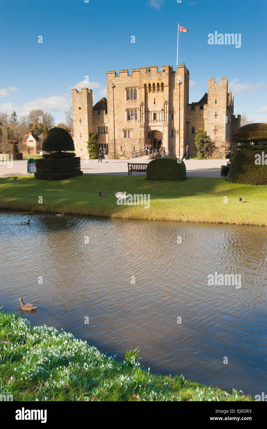 Hever Castle in der Nähe des Dorfes Edenbridge in der Grafschaft Kent, England, UK. Stockfoto