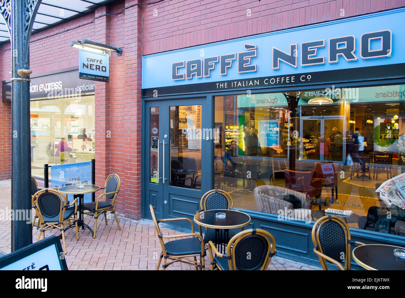 Caffe nero Kette von Cafés in ganz großbritannien, hier ein Geschäft in blackpool lancashire, England Stockfoto
