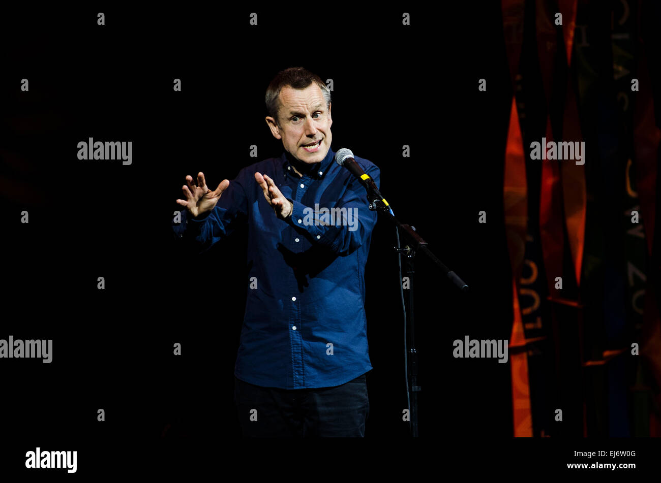 Brighton, Sussex, UK. 22. März 2015. Jeremy Hardy. Die große grüne Komödie Gig am Theatre Royal Brighton zur Unterstützung der grünen Partei im Vorfeld bis zu den Parlamentswahlen im Mai 2015. Die Veranstaltung vorgestellten Aufführungen von Mark Stahl, Robin Ince, Jeremy Hardy, Francesca Martinez, Jen Brister, Rob Newman - wer den Abend moderierte- und eine Leistung von lokalen Singer/Songwriter Chris TT. Caroline Lucas, MP für Brighton Pavilion und ehemaliger Führer der grünen Partei, adressiert die ausverkauften nach der Pause. Bildnachweis: Francesca Moore/Brighton Quelle/Alamy Live-Nachrichten Stockfoto