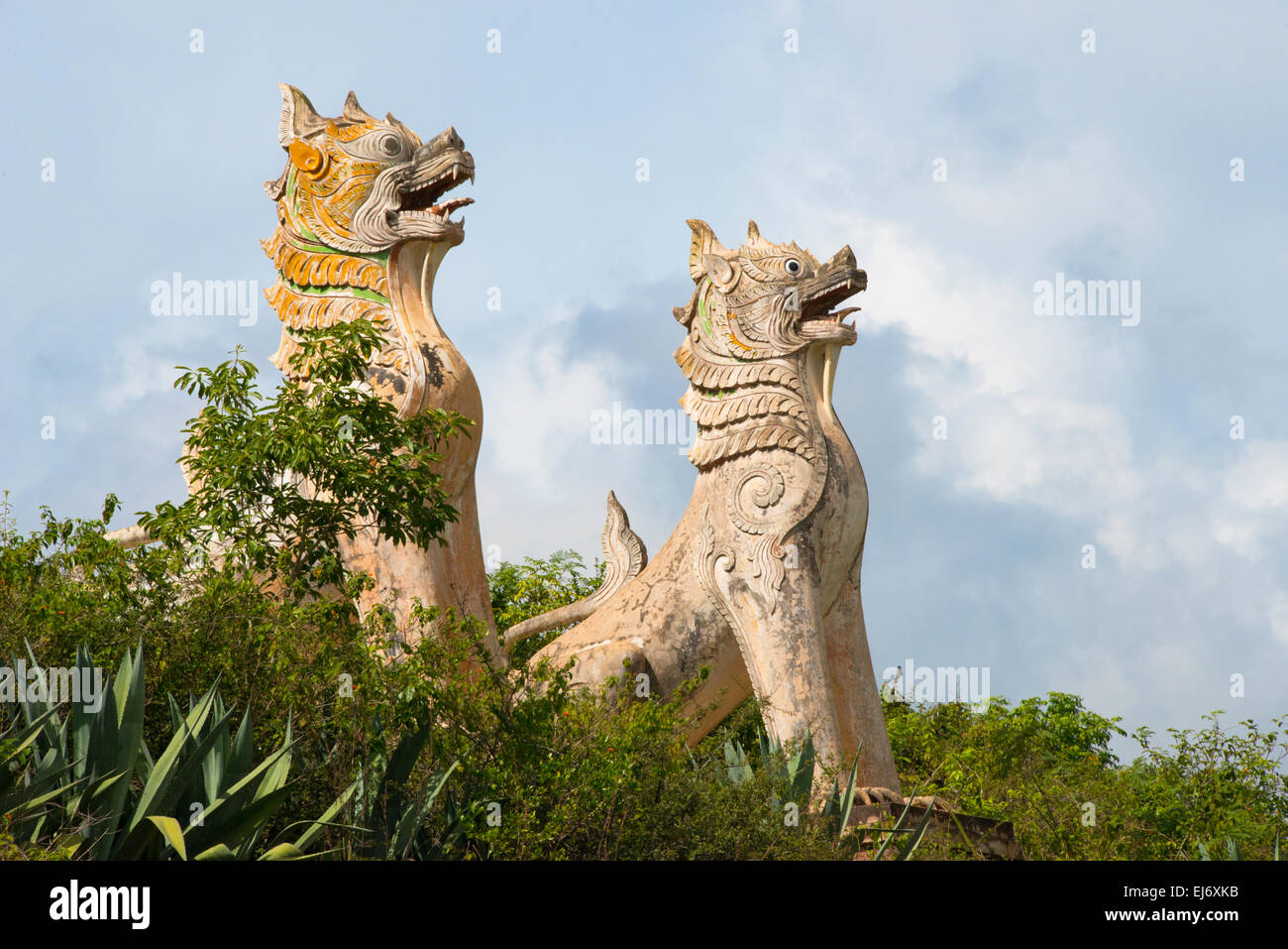 Löwen-Statuen, Shan State in Myanmar Stockfoto