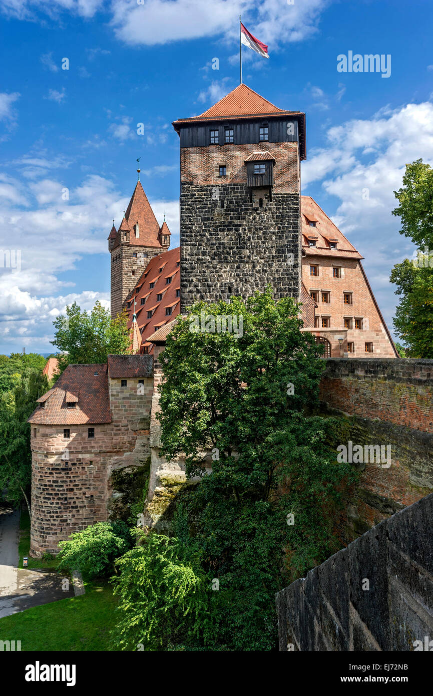 Luginsland, Fünfeckturm, fünf Ecken Turm, Reiterstall Imperial mit Jugendherberge, Kaiserburg, Kaiserburg, Nürnberg Stockfoto