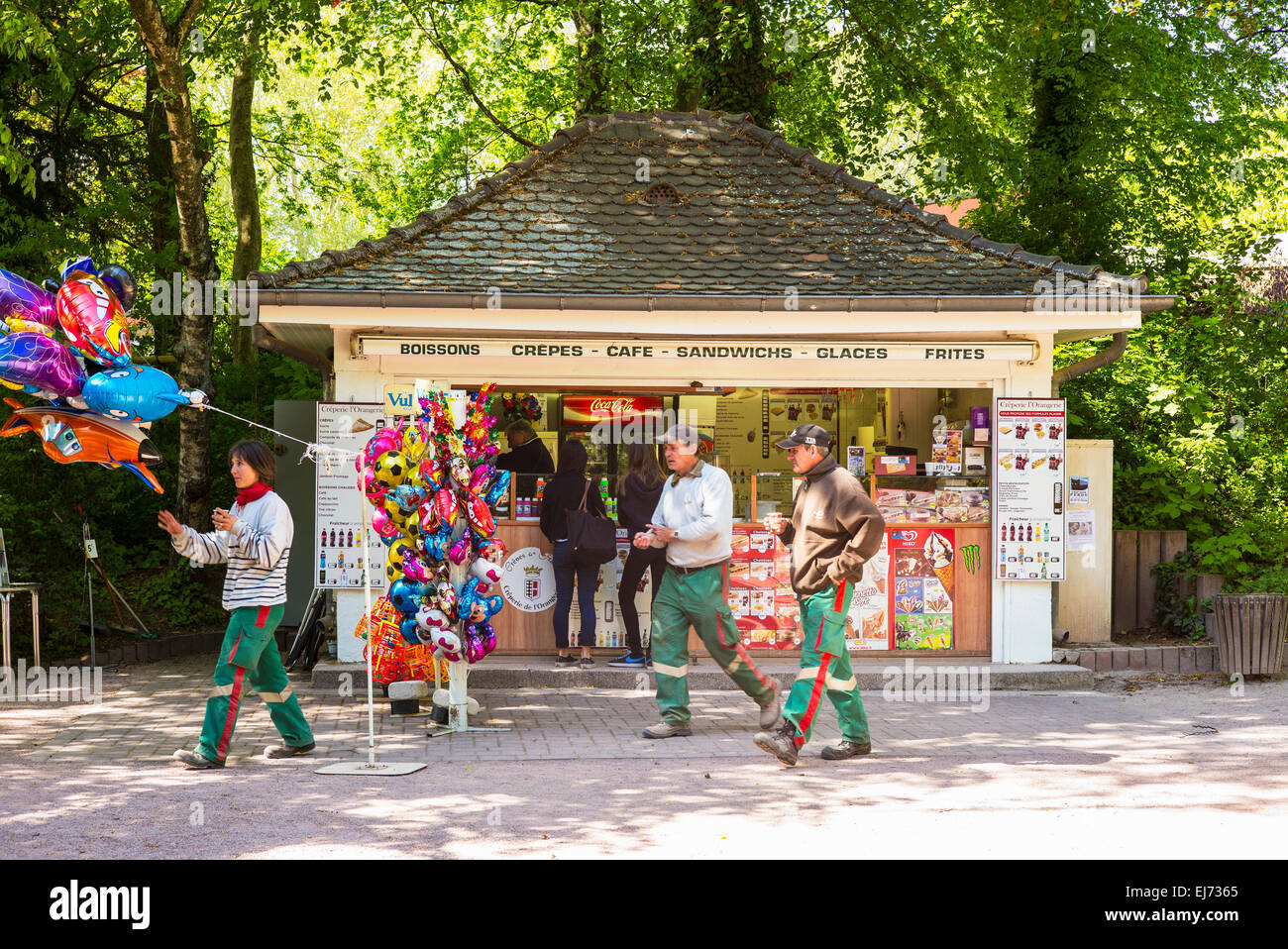 Essen kiosk Parc de l'Orangerie park Strasbourg Elsass Frankreich Europa Stockfoto