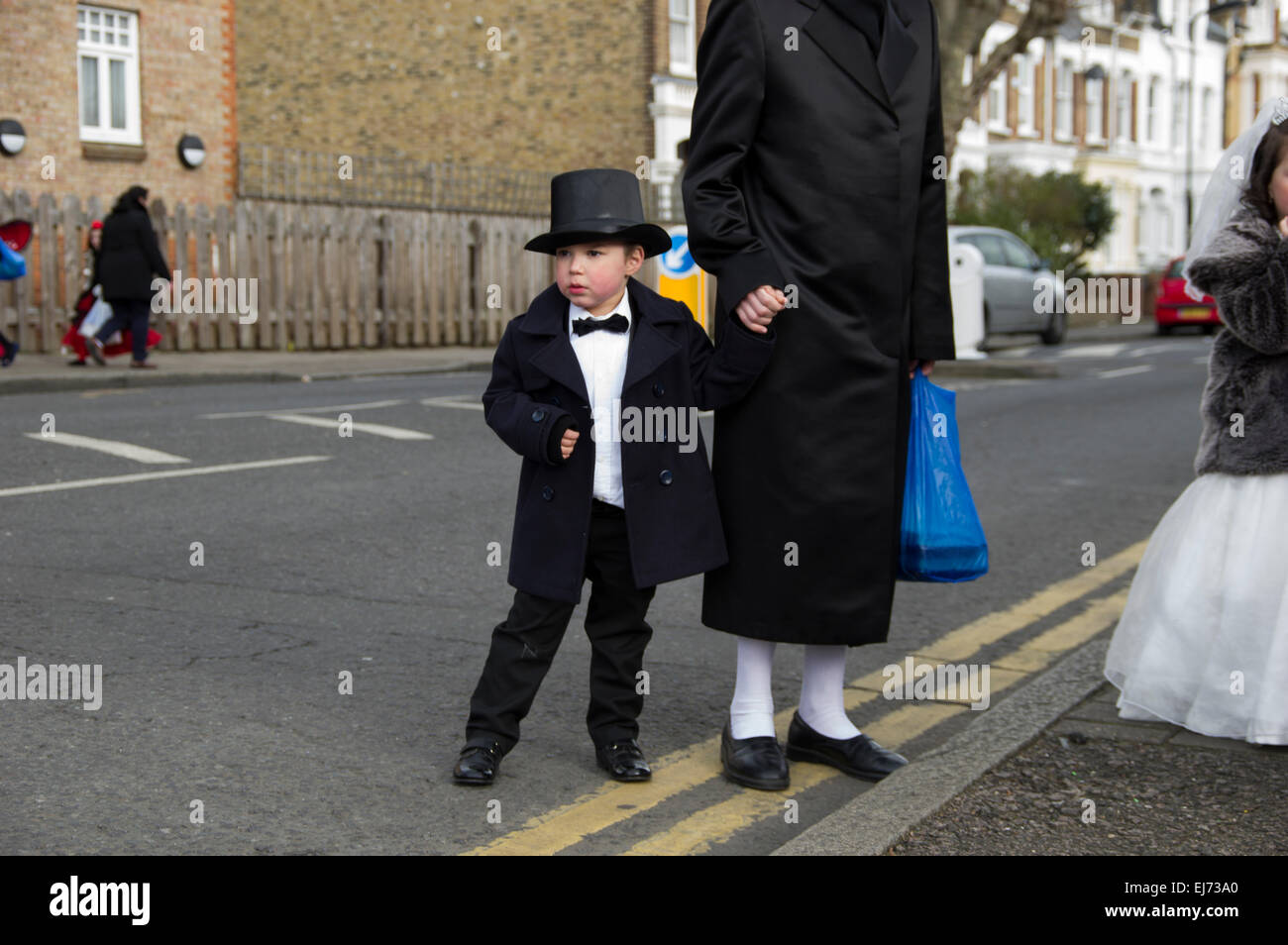 Chassidische Kind verkleidet für Purim in Stamford Hill 2015 Stockfoto