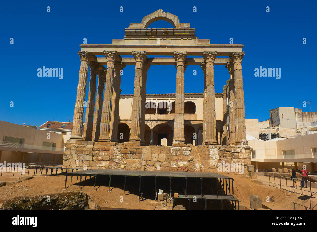 Ruinen von Dianas Tempel in der alten römischen Stadt Emerita Augusta, Silberstraße, Mérida. UNESCO-Weltkulturerbe, Via De La Plata Stockfoto