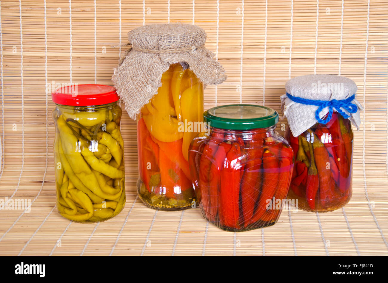 Ecologic Chili Paprika Paprika Gemüse Glas Töpfe Gruppe Stockfoto