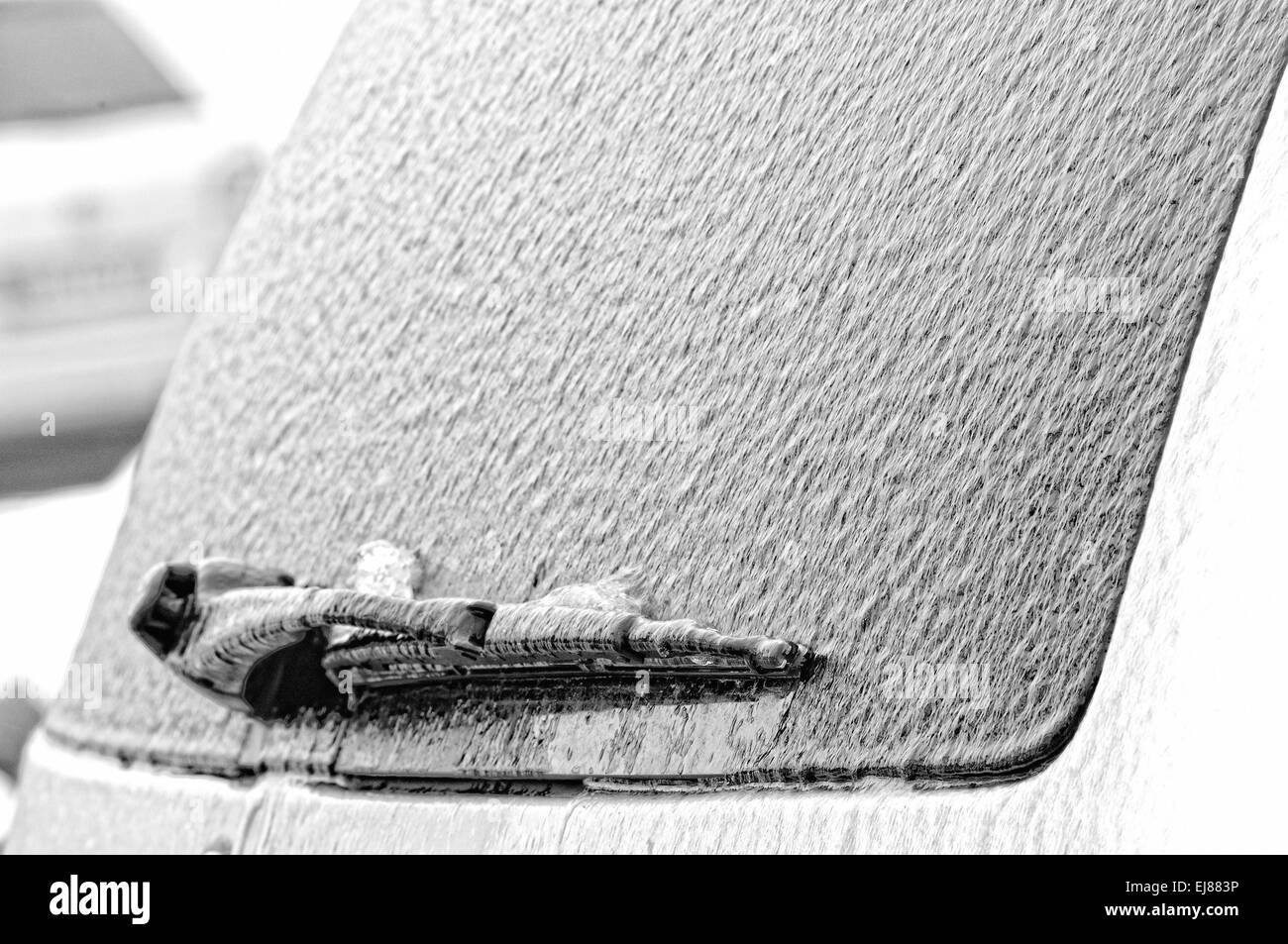 Flash-Freeze auf dem Auto schwarz und weiß Stockfoto