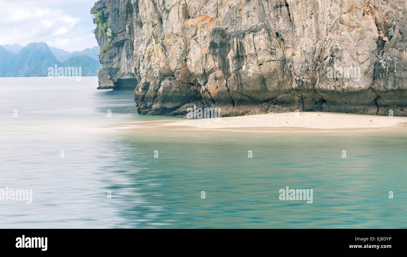 Seelandschaft der Halong Bucht, Vietnam Stockfoto