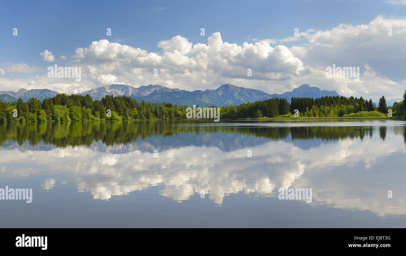 See und Alpen Berge in Bayern Stockfoto