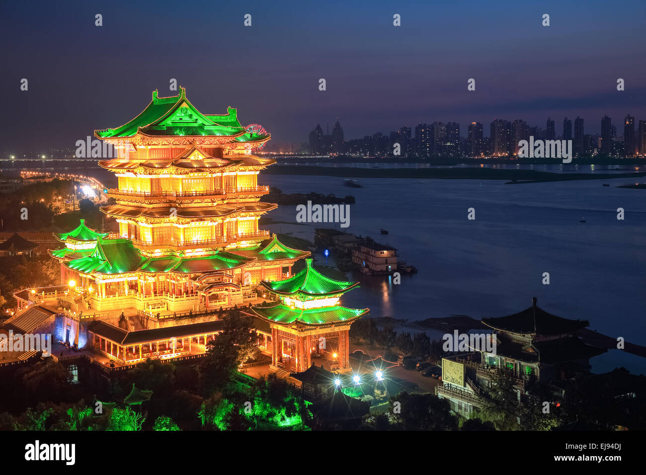 die Tengwang-Pavillon in der Nacht Stockfoto