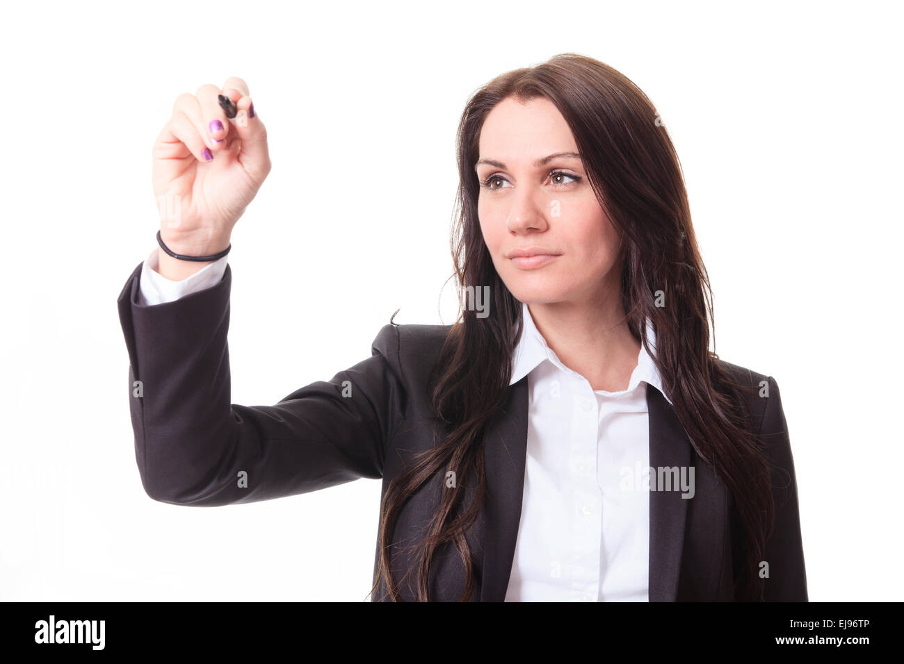 Frau, die etwas mit zu schreiben ist Hand auf Organigramm Stockfoto