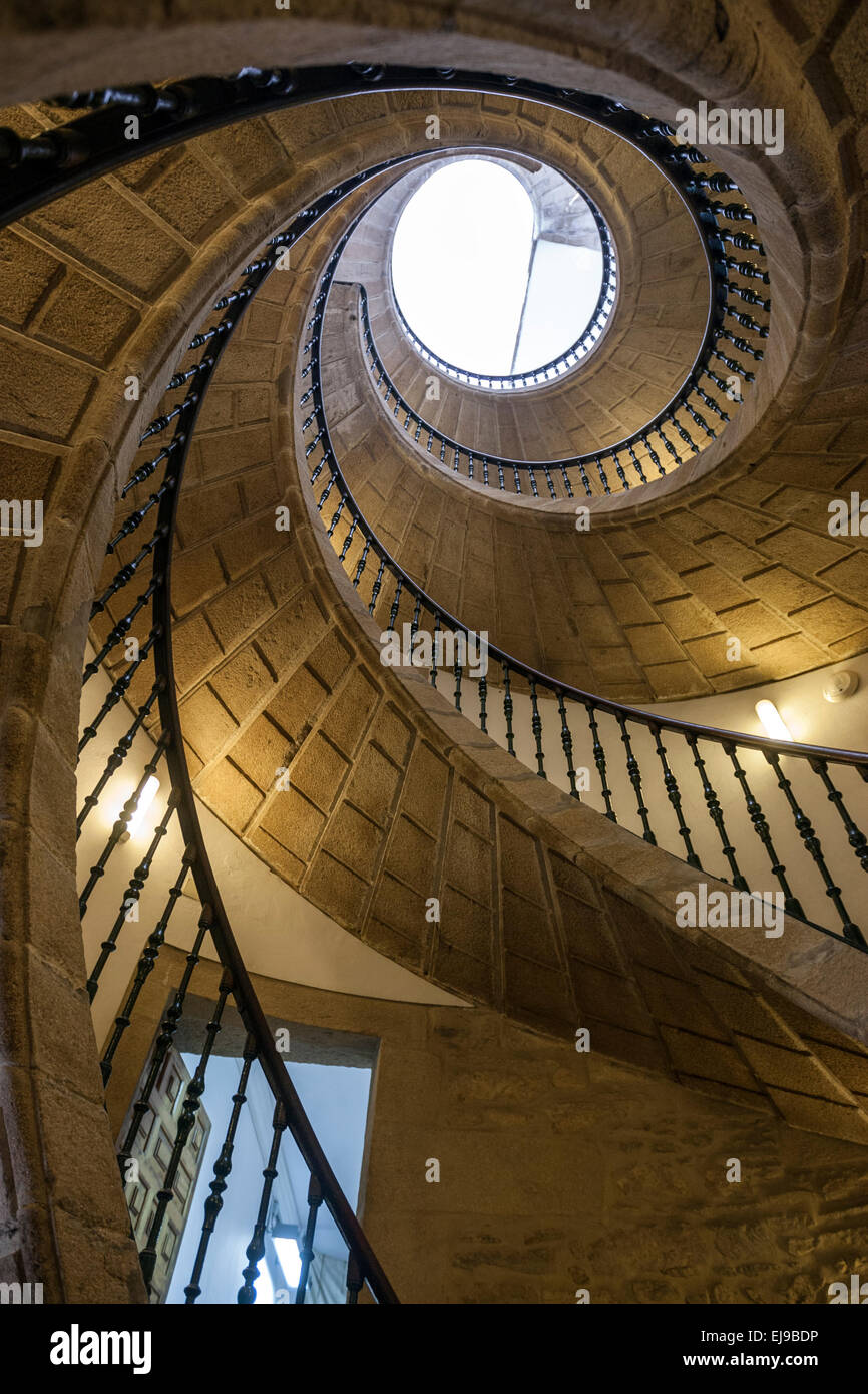 Die dreifache Wendeltreppe im Convento de Santo Domingo de Bonaval. Stockfoto