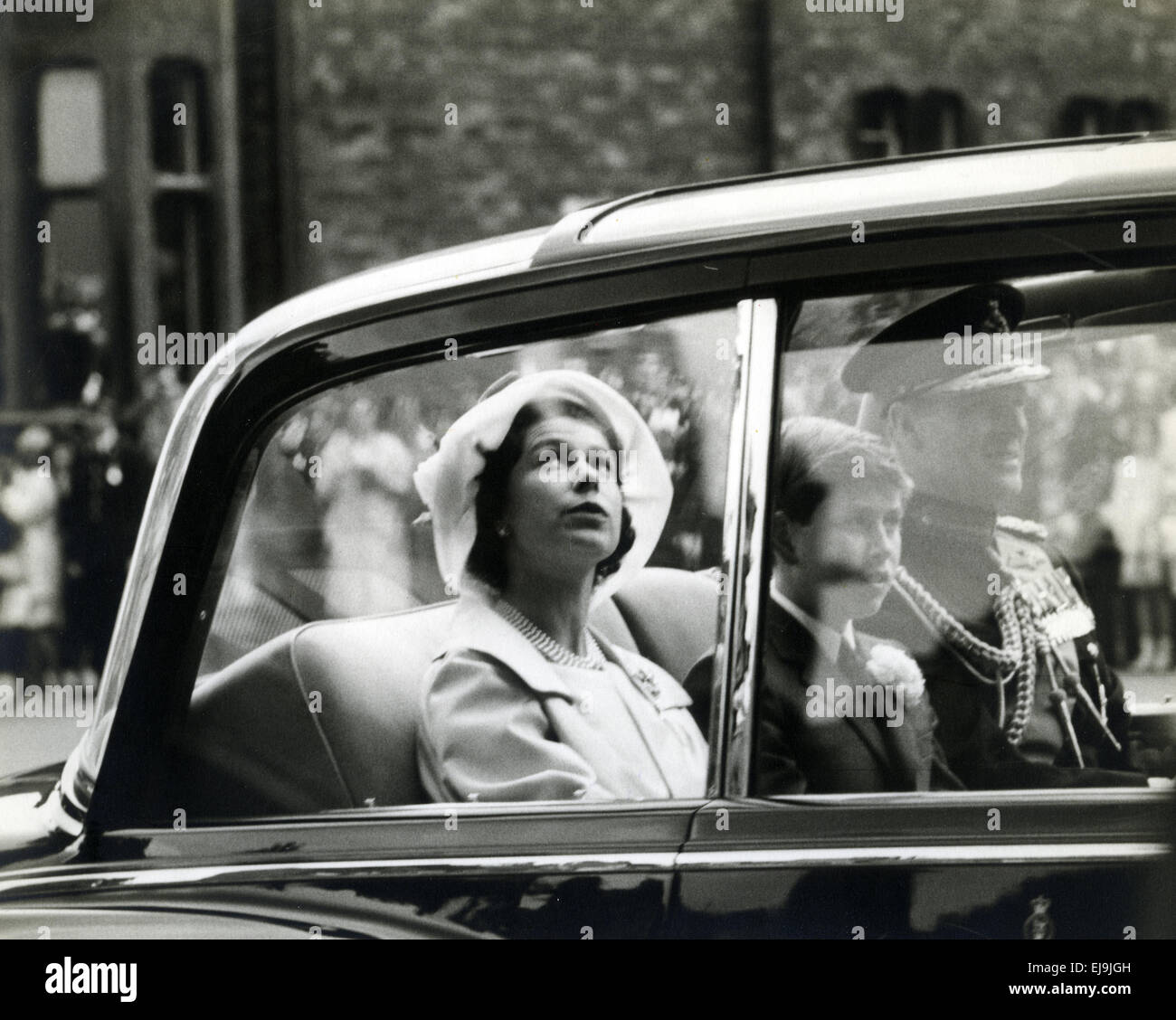 Königin ELIZABETH II mit Prinz Charles und der Herzog von Edinburgh über 1958 Stockfoto
