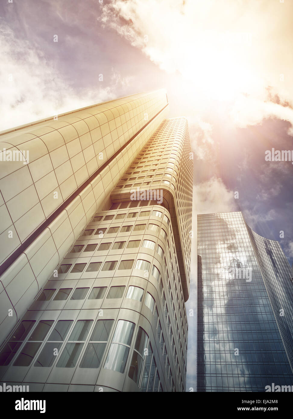 Büro Skyskraper in der Sonne Stockfoto