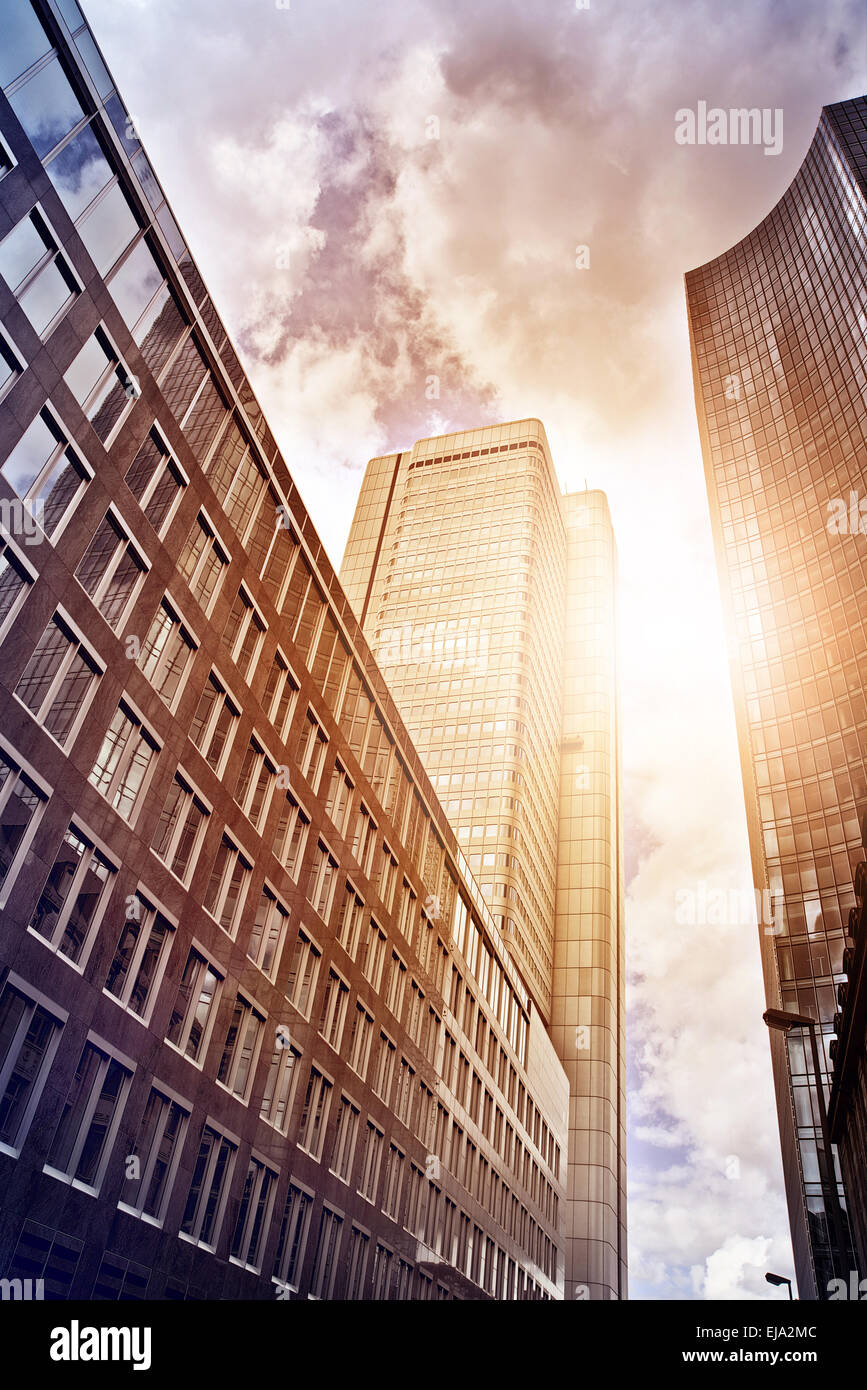 Bürogebäude in der Sonne Stockfoto