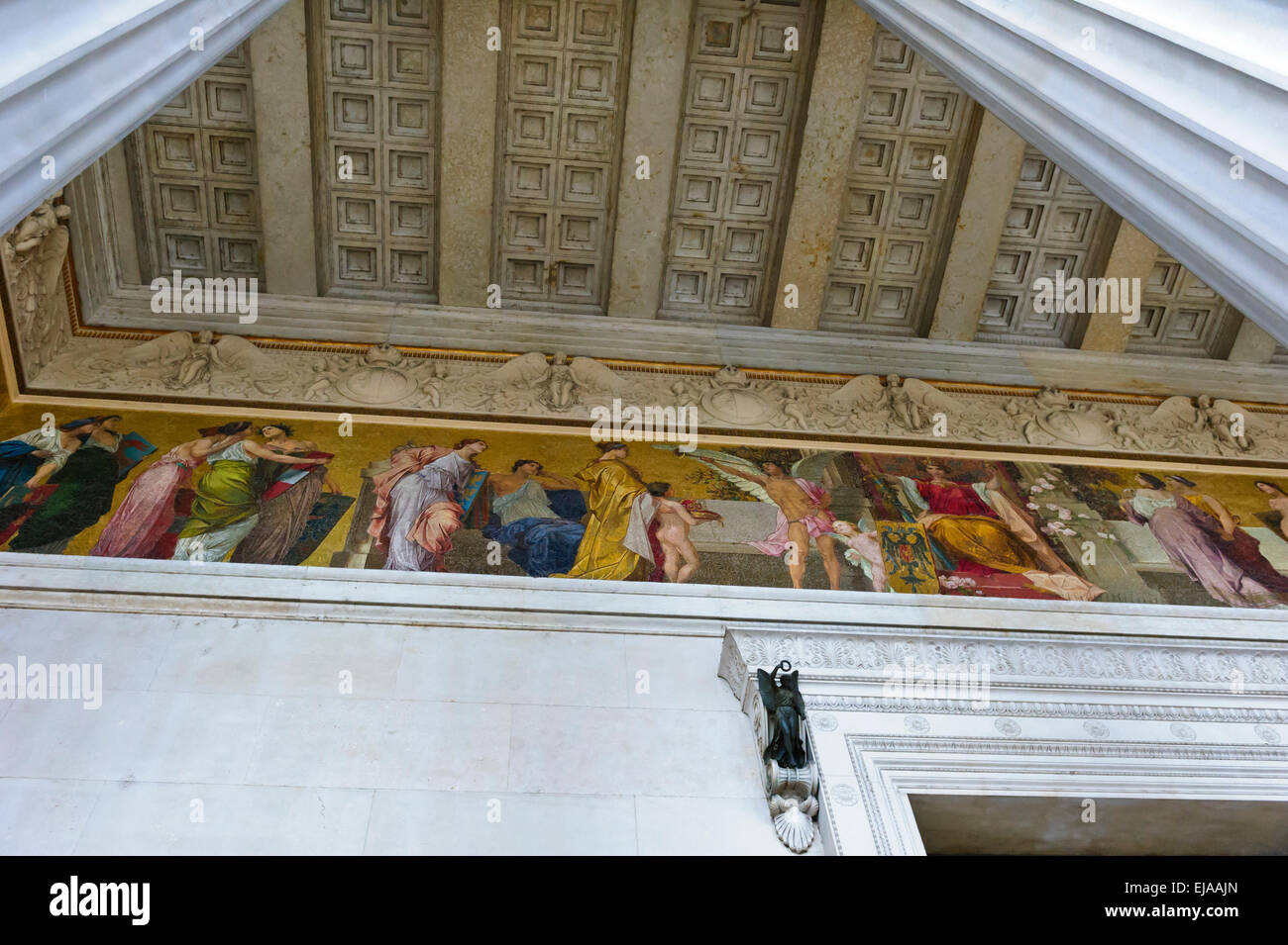 Farbenfrohen Gemälden an der Wand auf der Außenseite des österreichischen Parlamentsgebäude, Wien, Österreich. Stockfoto