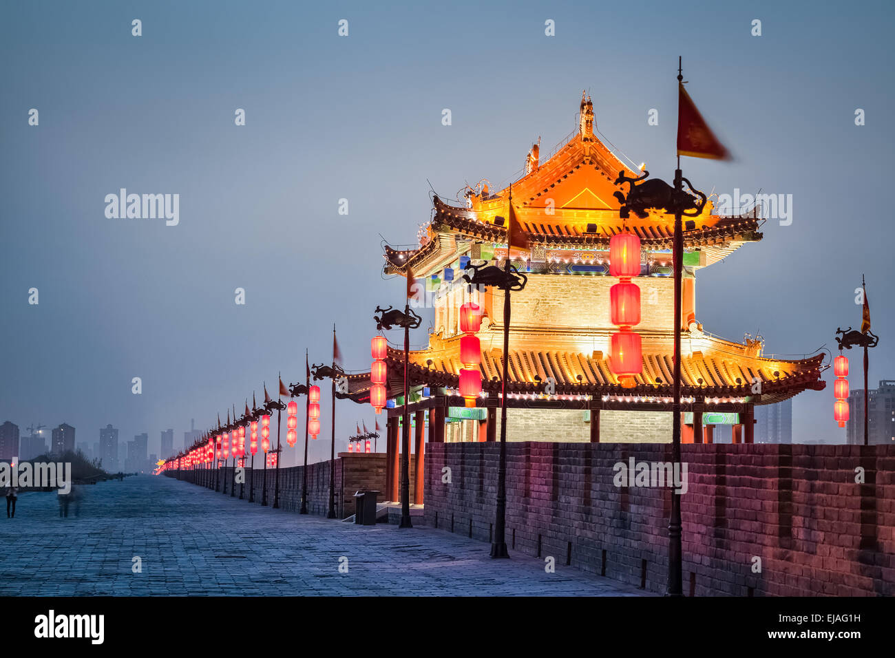 schöne Xian Stadt bei Einbruch der Dunkelheit Stockfoto