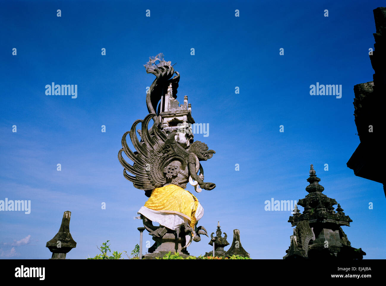 Skulptur Kunst Bajra Sandhi Denkmal in Denpasar auf Bali in Indonesien in Südostasien. Carving-Statue Architektur Kultur traditionelle Reisen Stockfoto