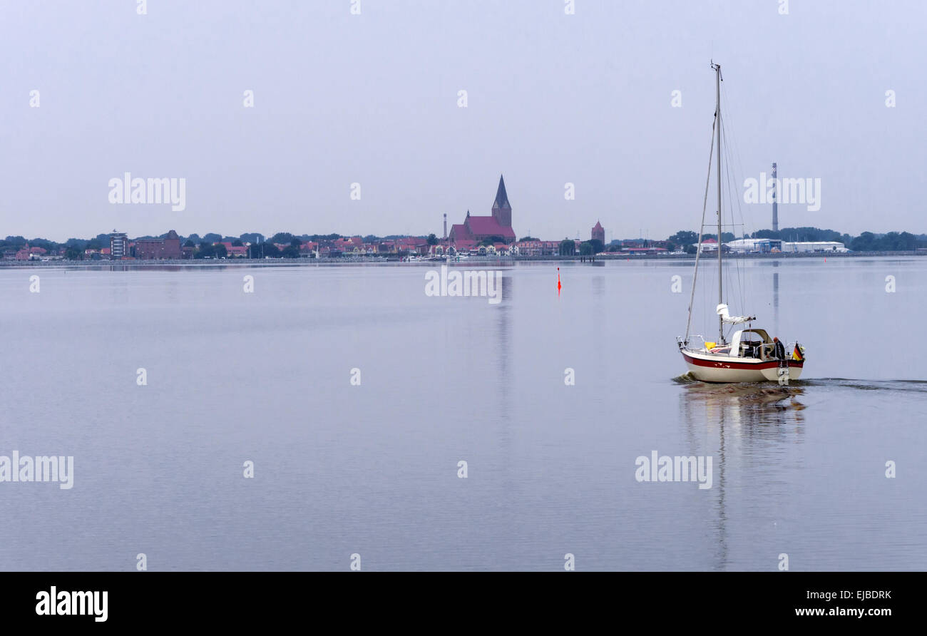Segelboot bei Barth an der Bucht Stockfoto