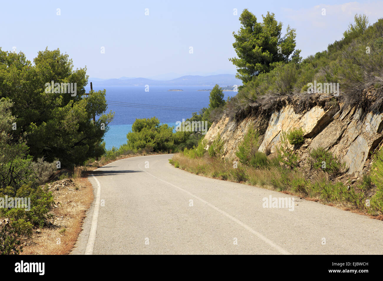 Schöne Bergstraße an der Ägäisküste. Stockfoto