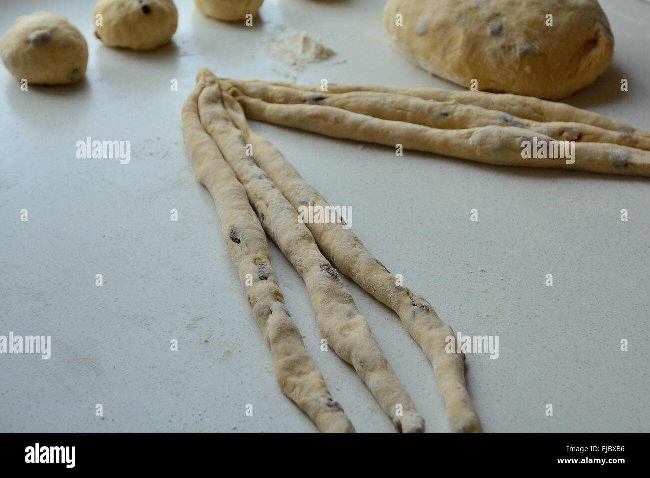 Brioche - Strängen Teig bereit sind Stockfoto