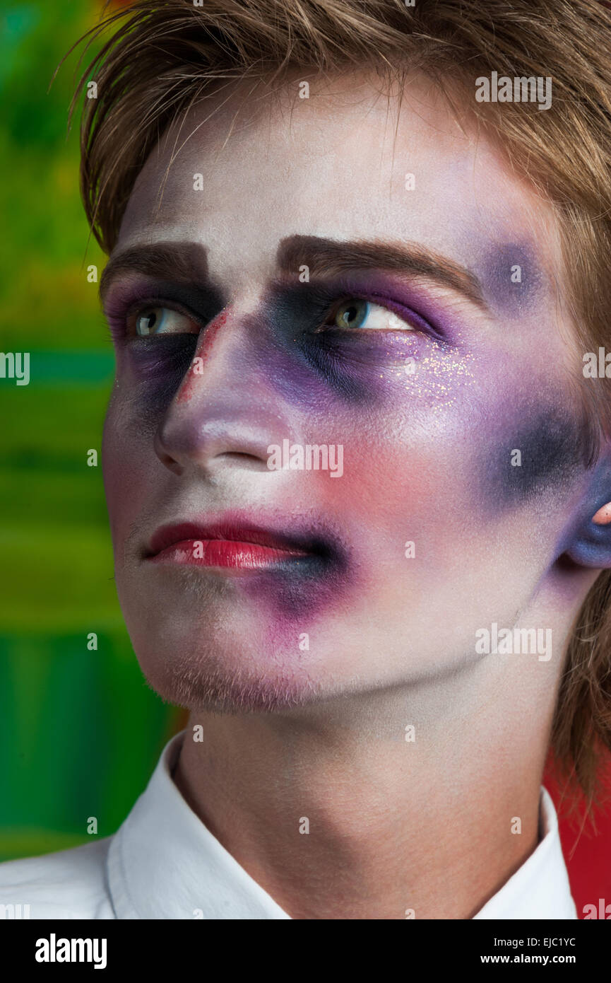 Porträt von schöner Mann mit make-up Stockfoto