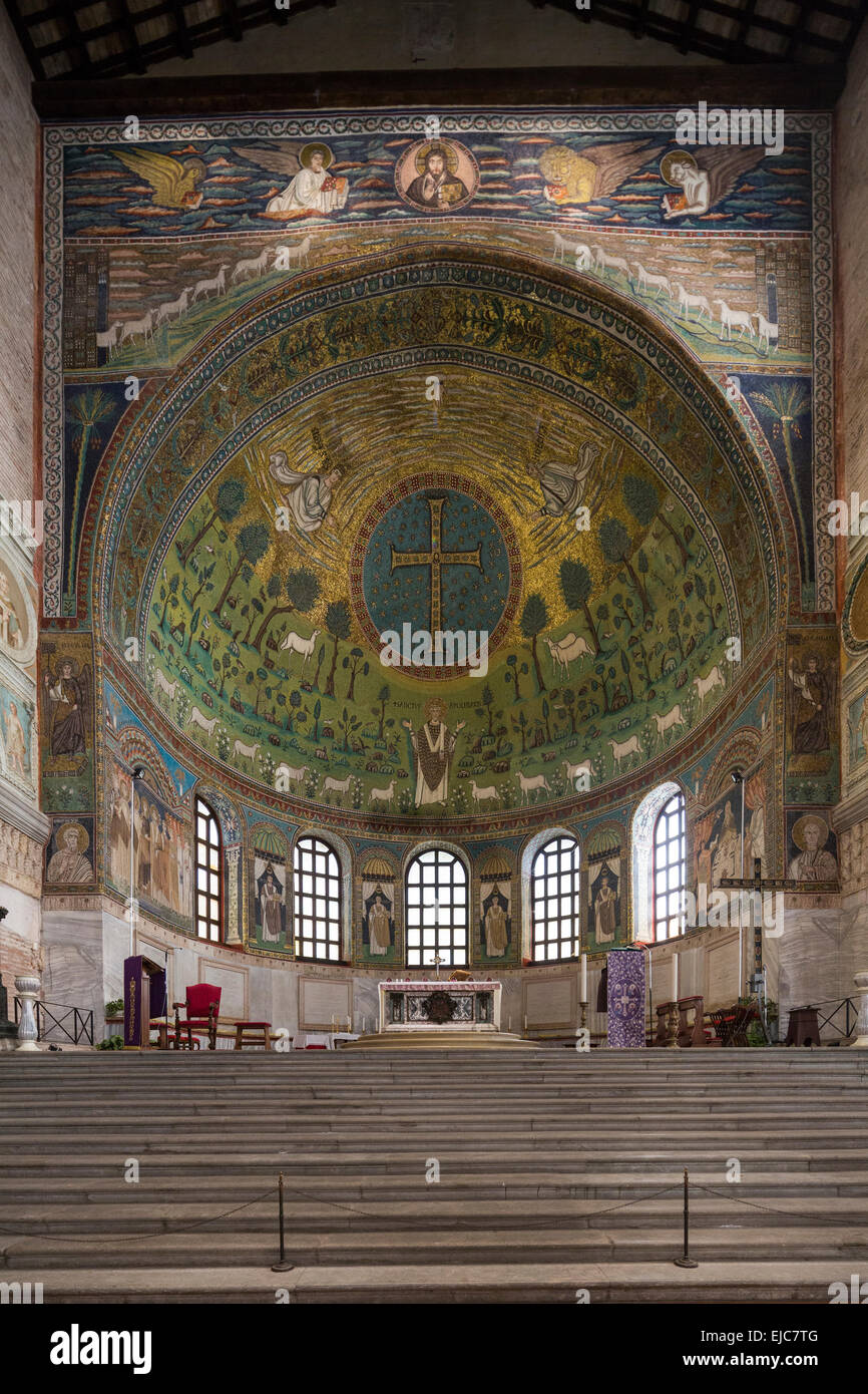 Apsis-Mosaik der Basilika Apollinare in Classe, Italien Stockfoto