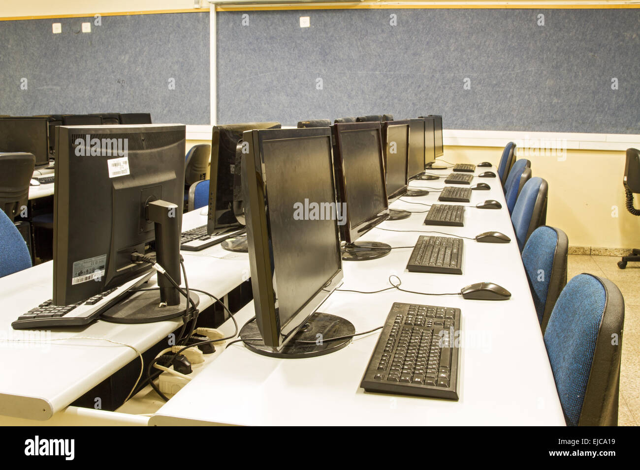 Computern im Schulungsraum Stockfoto