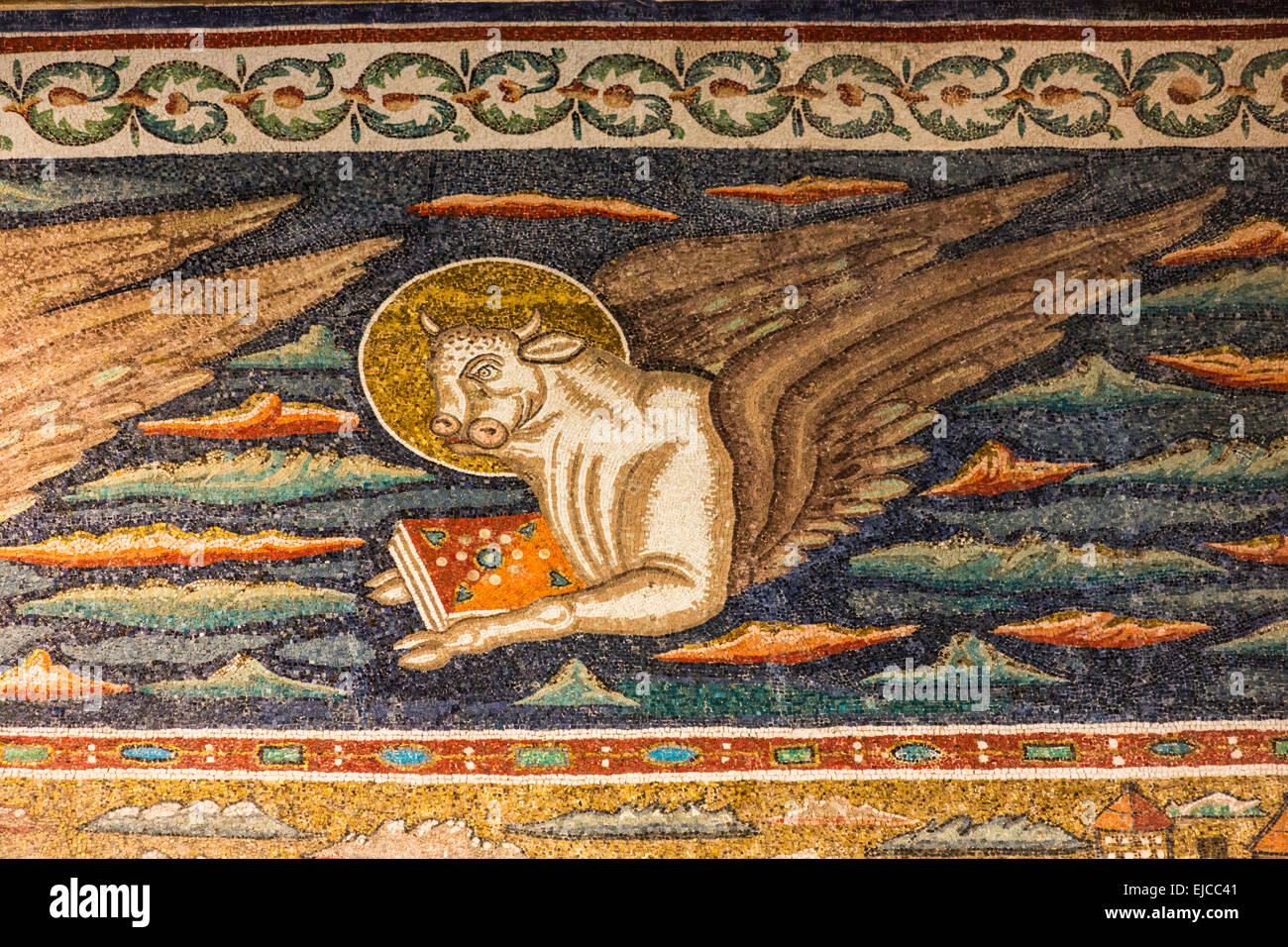 Detail des Mosaiks der Luke der Evangelist der Basilika Apollinare in Classe, Italien Stockfoto