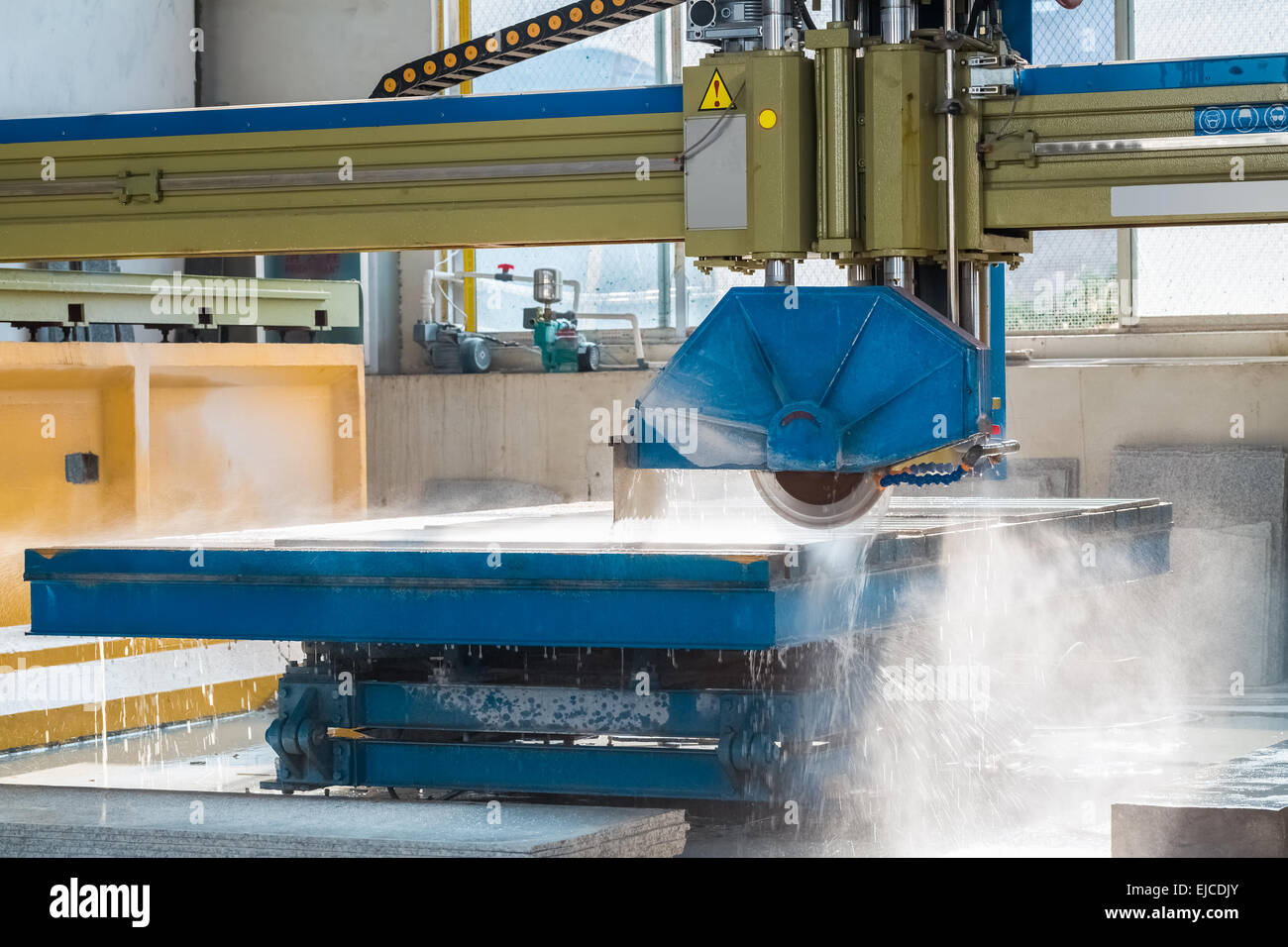 Infrarot-Leitfaden Säule Brücke Schneidemaschine Stockfoto