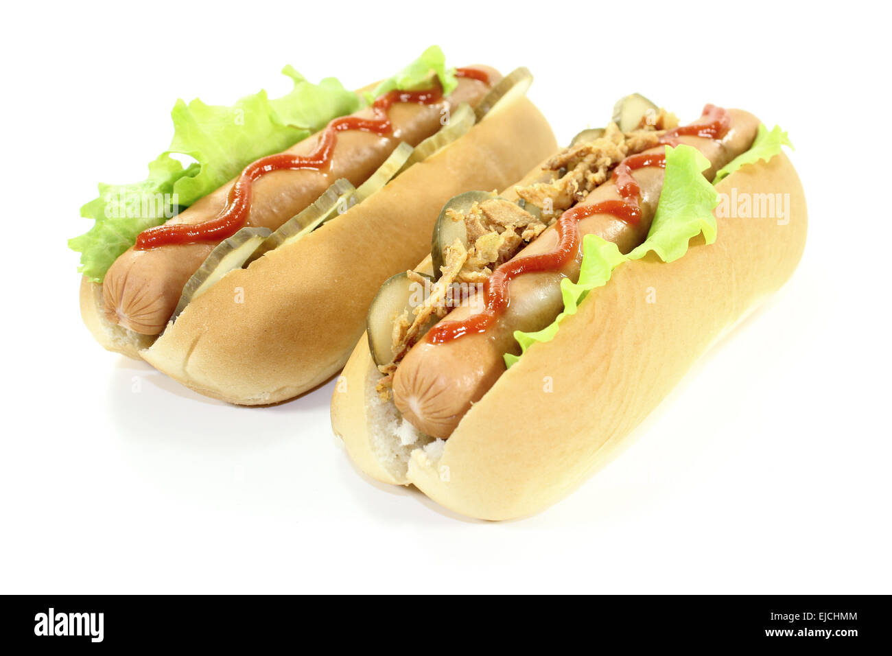 Hot Dogs mit Ketchup und Röstzwiebeln Stockfoto