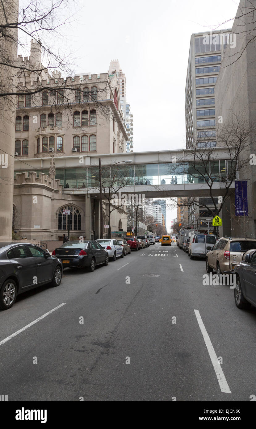 Hunter College Skywalk E 68. Street, Manhattan, New York City, USA Stockfoto