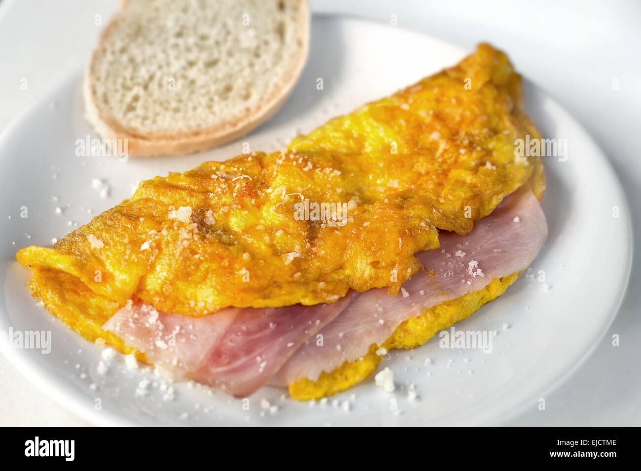 Omelett mit Schinken und Käse Stockfotografie - Alamy
