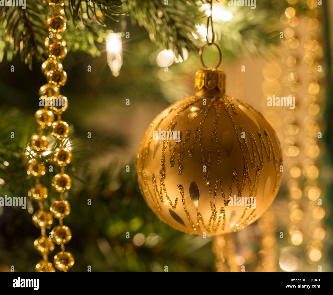 Weihnachts-Dekoration auf Baum Stockfoto