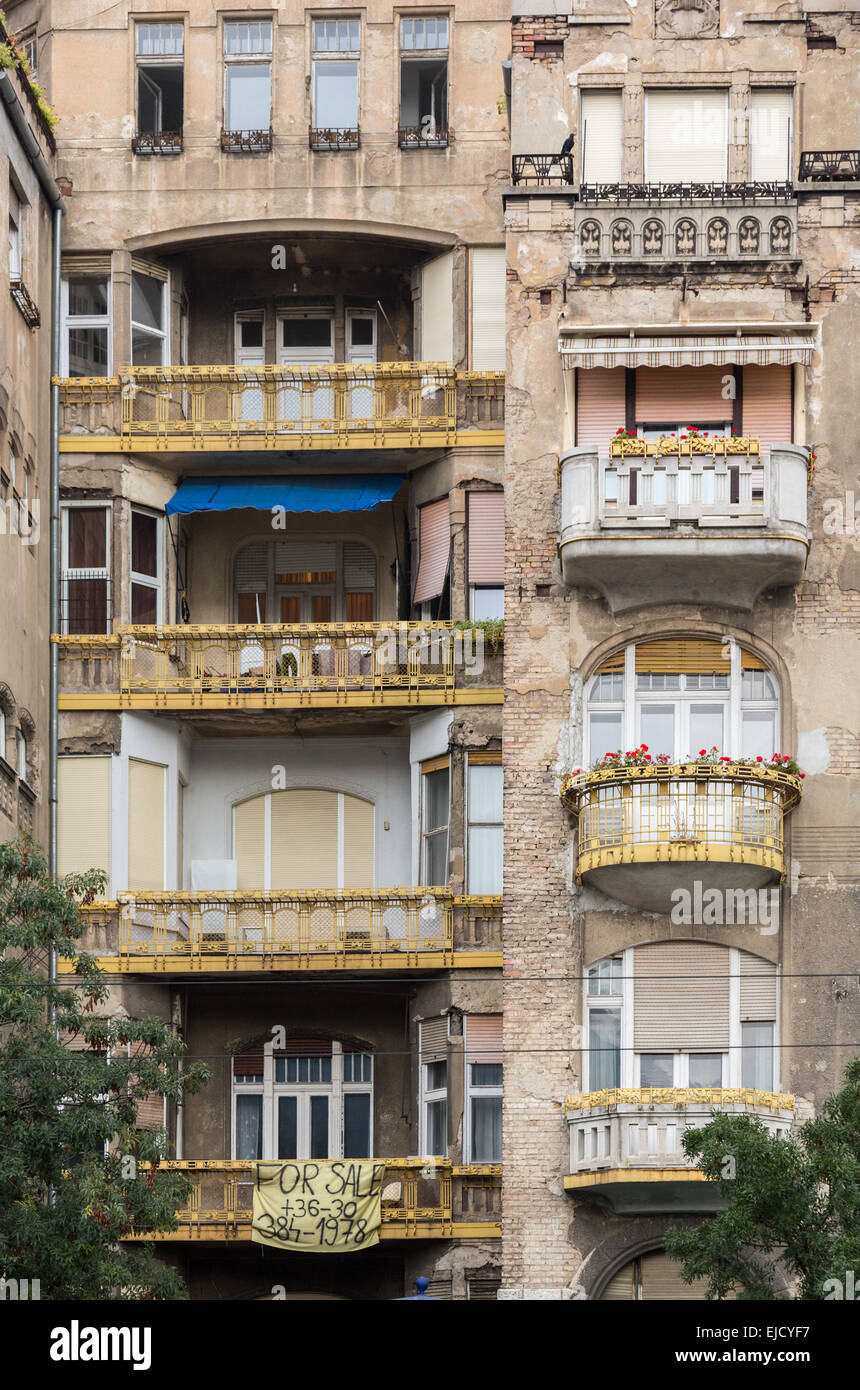 Alte beschädigte Haus in Budapest Stockfoto