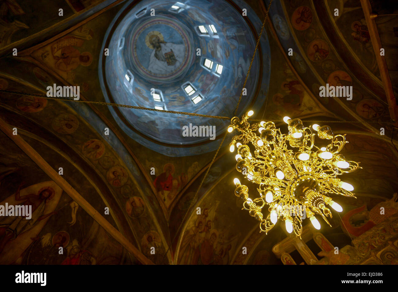 Wunderbare Innendecke einer orthodoxen Kirche Stockfoto