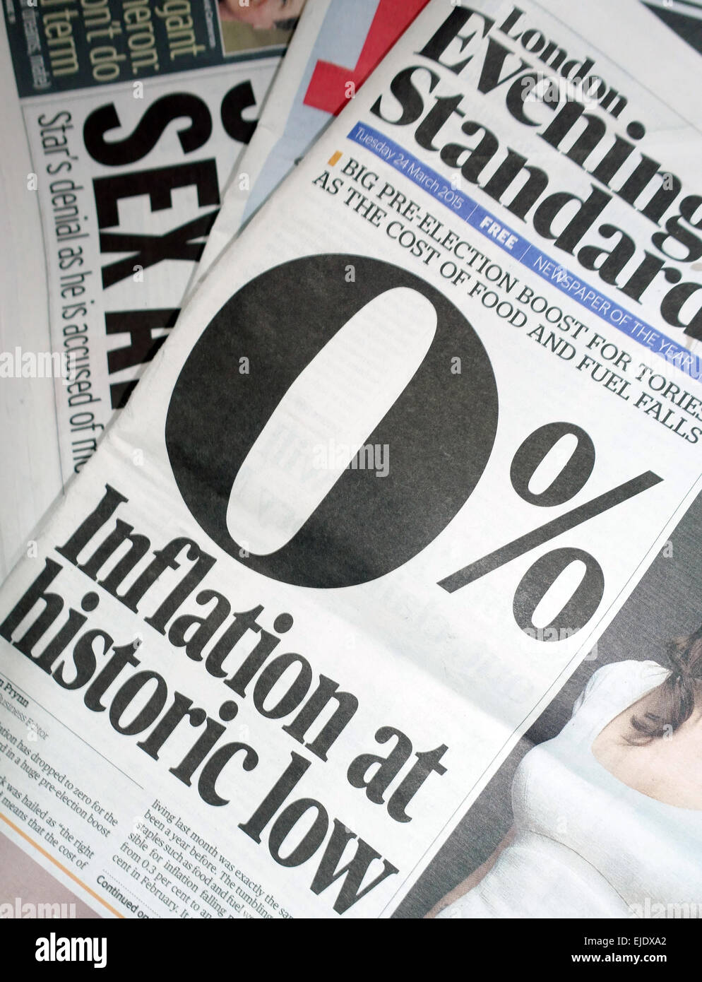 London-Schlagzeile als Inflation erreicht historischen Tiefstand von Null Prozent - März 2015 Stockfoto