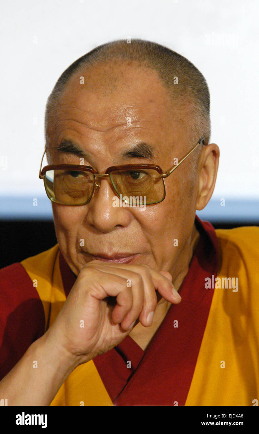 Buddhistischer Geistlicher Führer Dalai Lama besucht das Forum 2000-Konferenz in Prag, Tschechische Republik, am 10. September 2006. Stockfoto