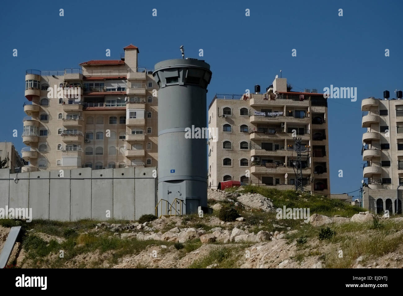 Israelische militärische Bunker in den palästinensischen Dorf az-Za'ayyem oder al-Zaim östlich von kommunalen Grenzen, sondern von Jerusalem abgeschnitten von der Stadt von der West Bank oder an der Wand. Israel Stockfoto