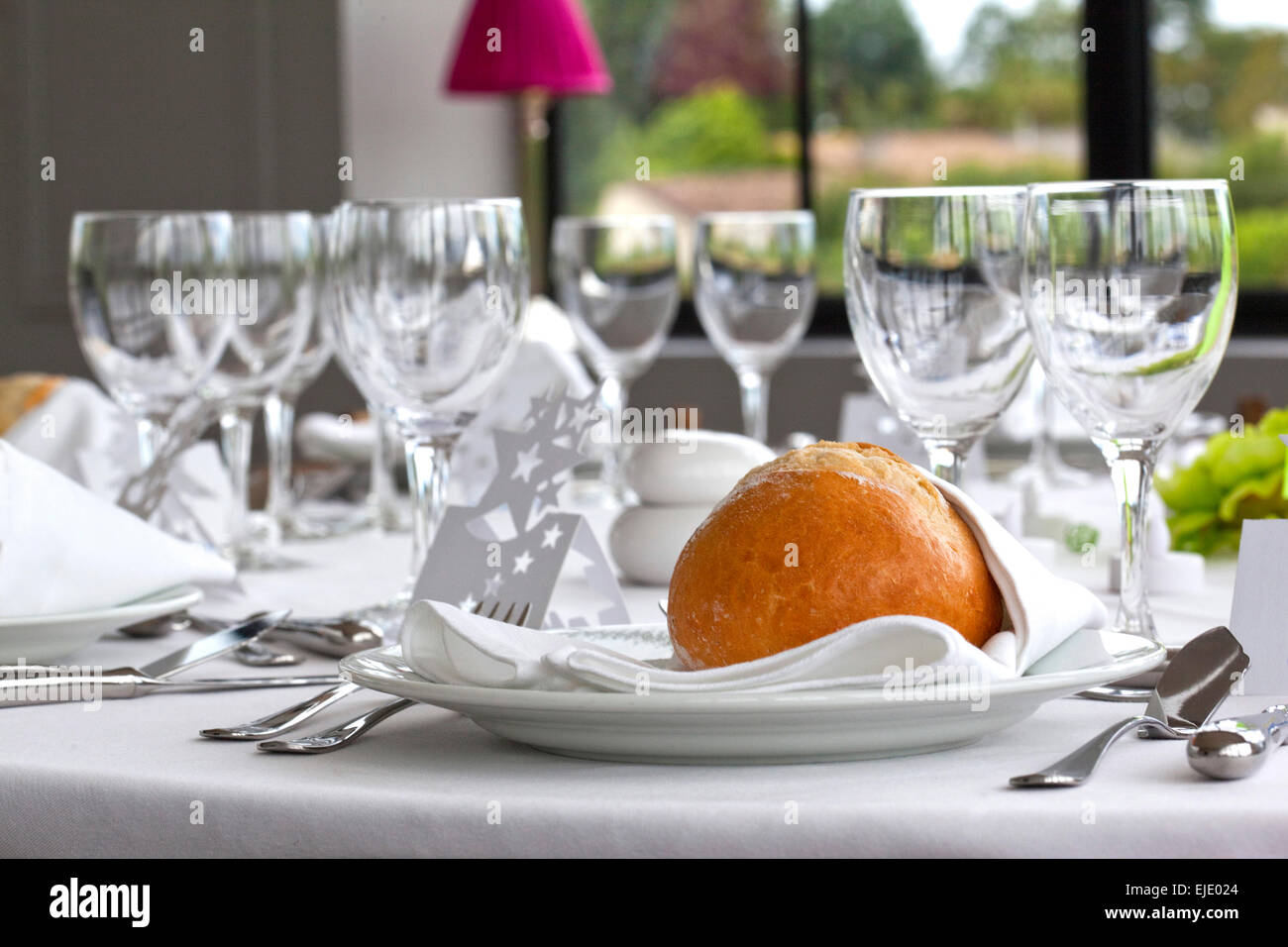 Nahaufnahme von einem Tisch für eine luxuriöse Hochzeits-Bankett Stockfoto