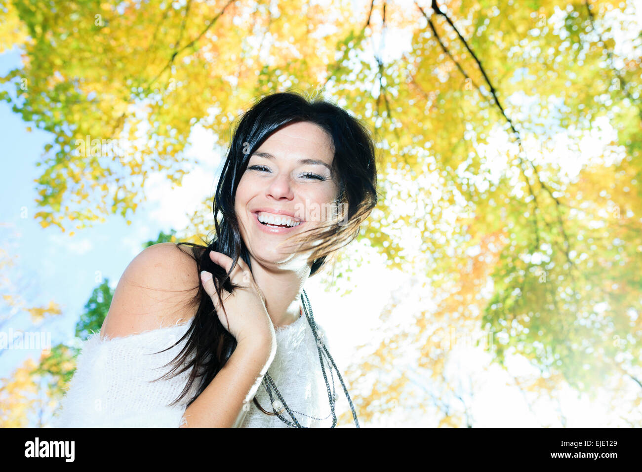 schöne Herbst Frau gute Zeit. Stockfoto