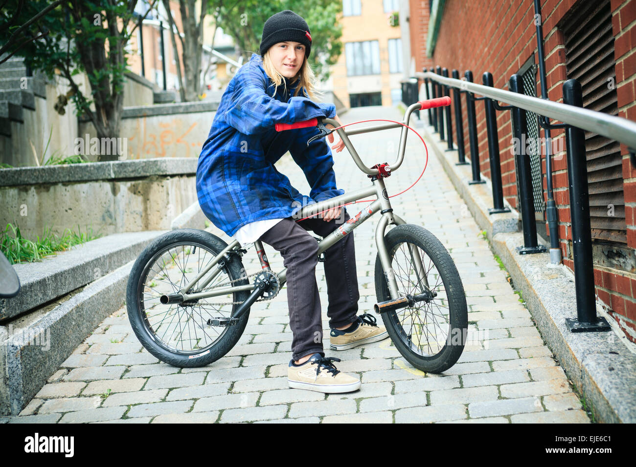 Fahrrad-Boy auf BMX-bike Stockfoto