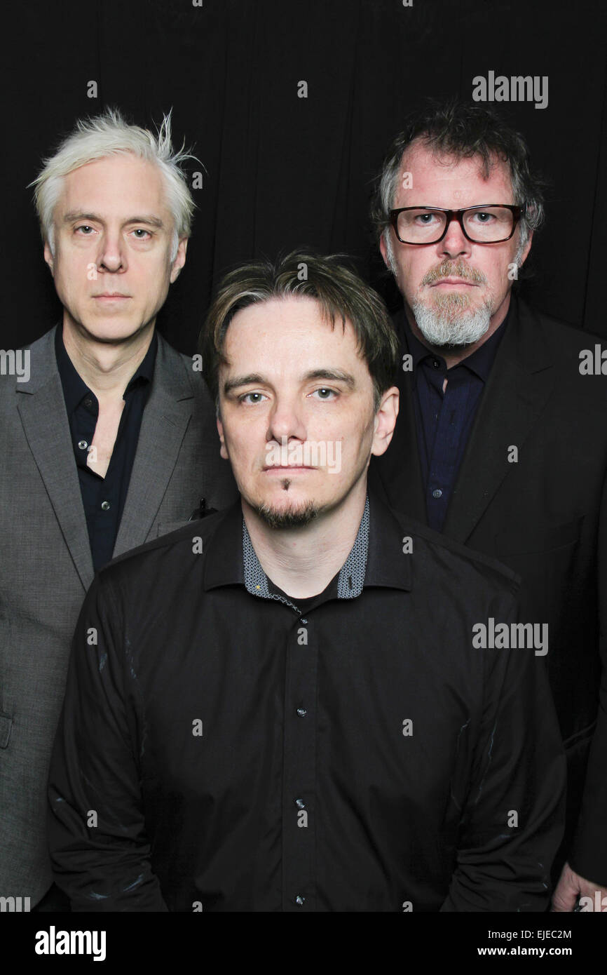 NY, NY, USA. 19. Sep, 2014. King Crimson-Schlagzeuger auf der 2014-Tour am 20. September 2014 in New York City gedreht. Bill Rieflin - links. Gavin Harrison - center. Pat Mastelotto. - direkt. © Rahav Segev/ZUMA Draht/Alamy Live-Nachrichten Stockfoto