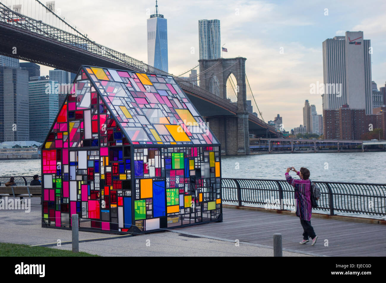 Fleck-Glashaus von Tom Fruin Brooklyn NY Stockfoto