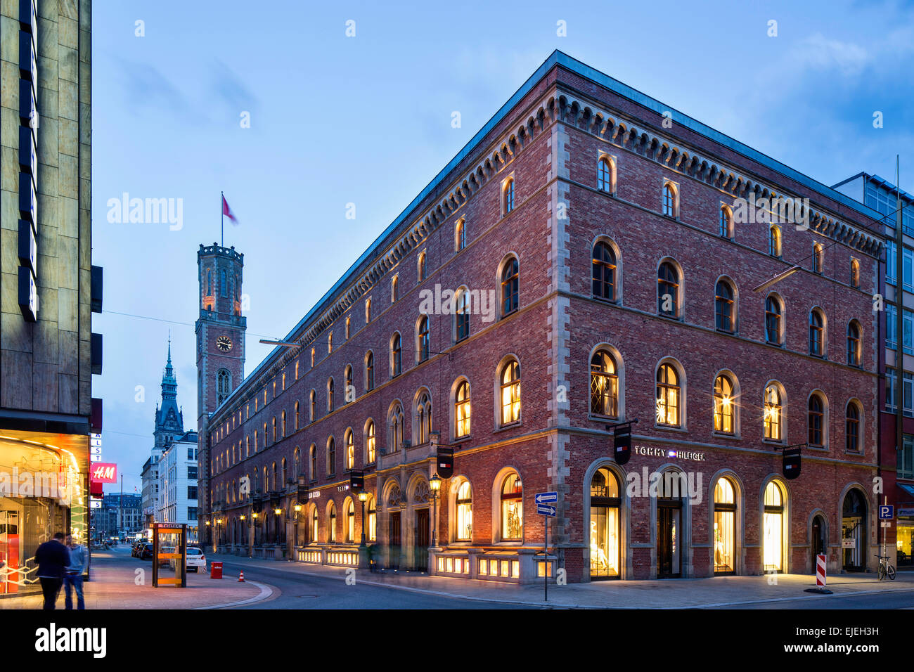 Alte Post, 1847, im Stil italienischen Renaissance, heute exklusives Einkaufszentrum, Hamburg, Deutschland Stockfoto