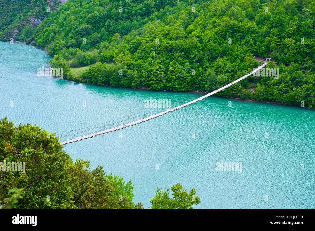 Hängebrücke über den Schwarzen Drin Fluss, Albanien Stockfoto